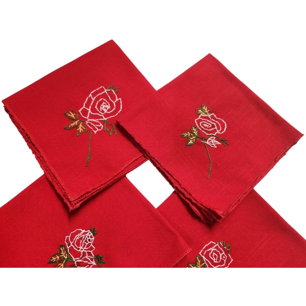Vtg‎ Valentine Table cloth 31"x31" + 4 Napkins Square Embroidered Roses - Picture 2 of 7